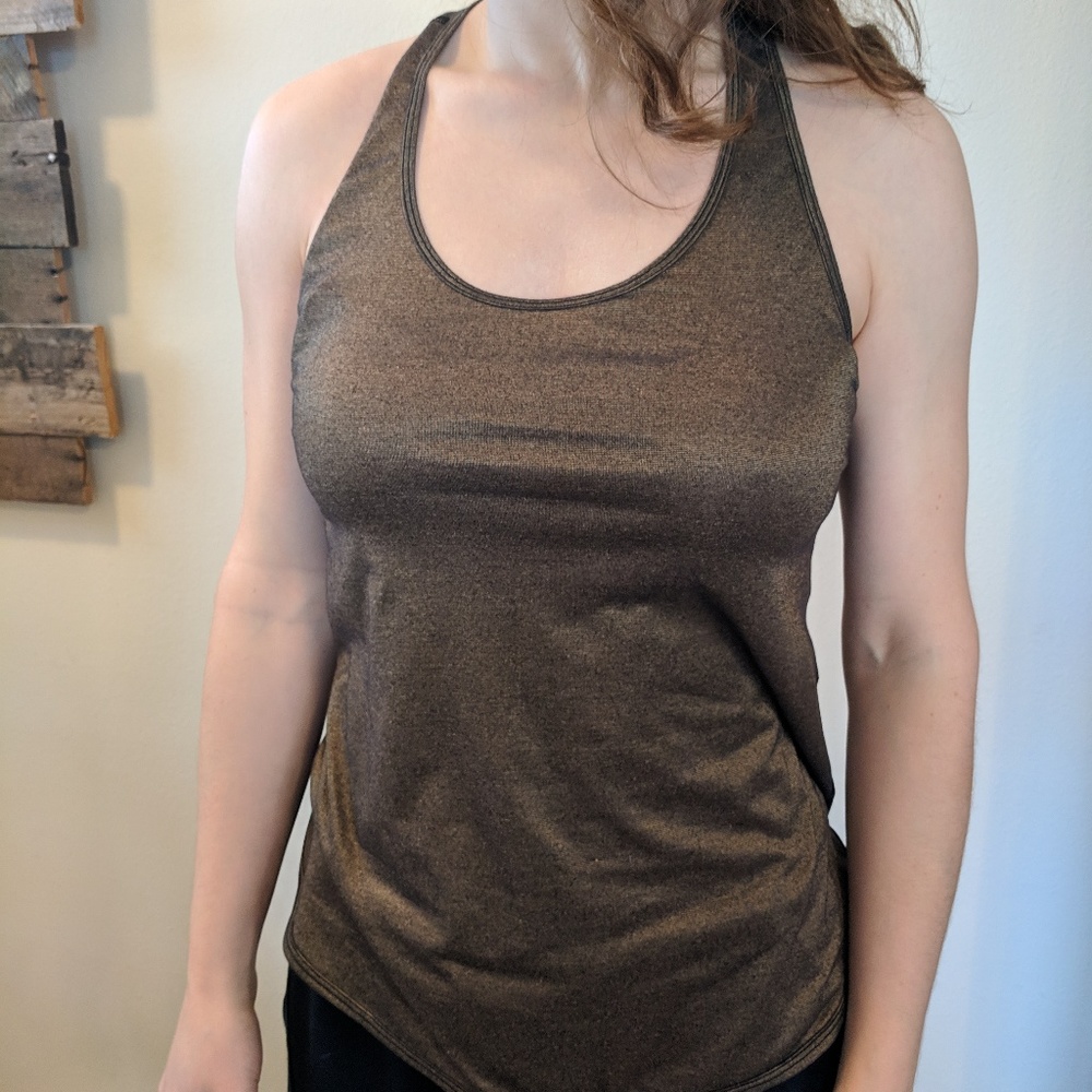 LULULEMON gold Tank sz 4